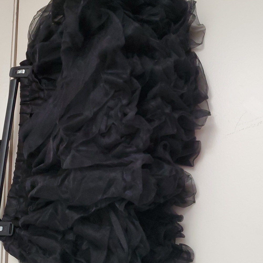 Leg Avenue's Elegant Black Layered  Tulle Petticoat Skirt - Picture 5 of 15
